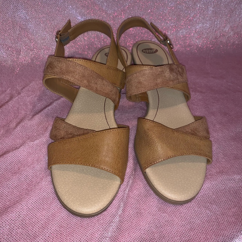 Tan sandals!